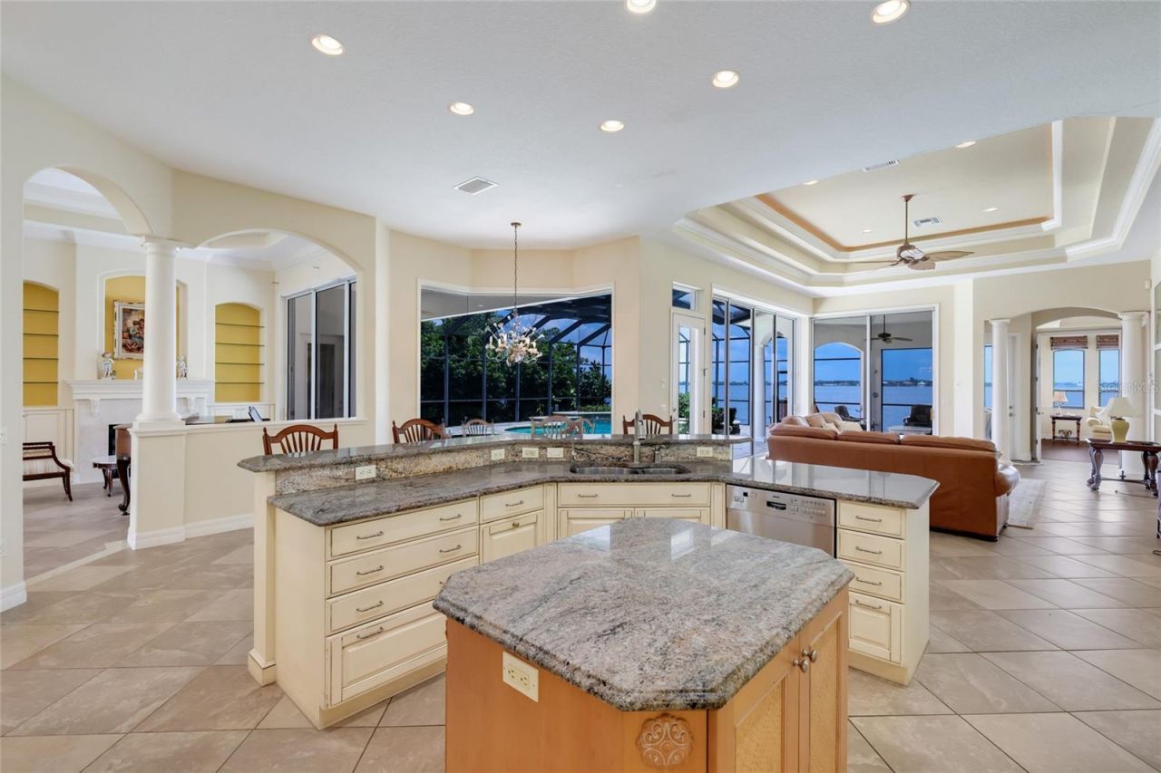 5904 Riverview Boulevard, Bradenton, FL 34209 Photo