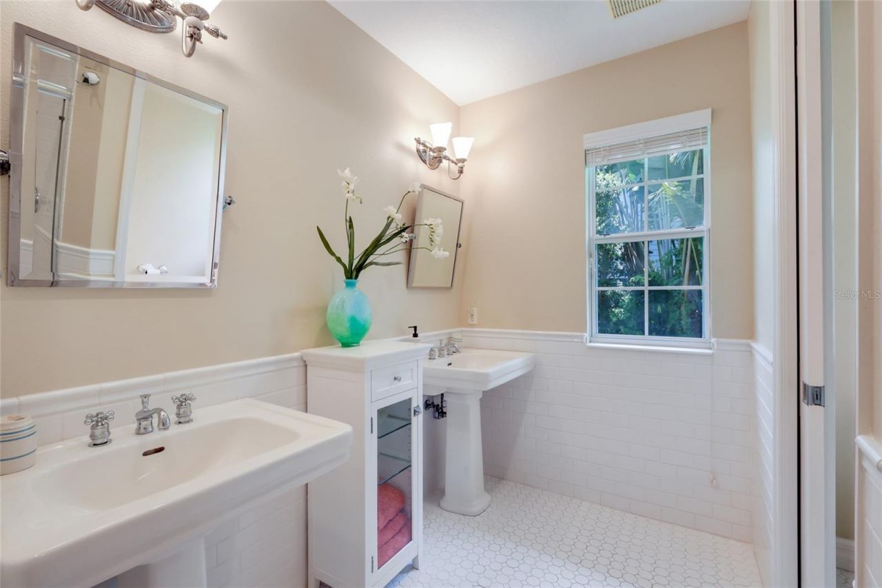 5904 Riverview Boulevard, Bradenton, FL 34209 Photo