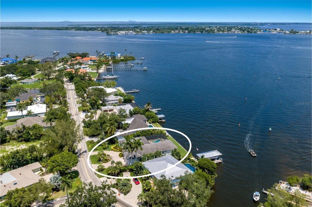 5904 Riverview Boulevard, Bradenton, FL 34209 Photo