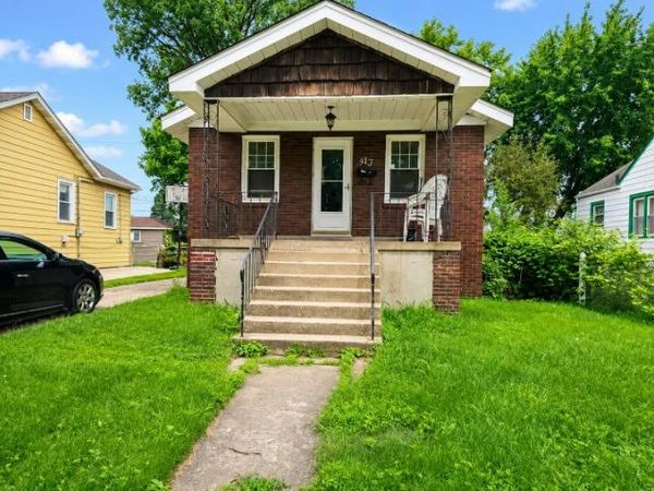 913 170th Street , Hammond, IN 46324