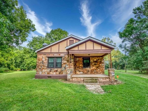 2067 Cleveland Road , Bogart, GA 30622