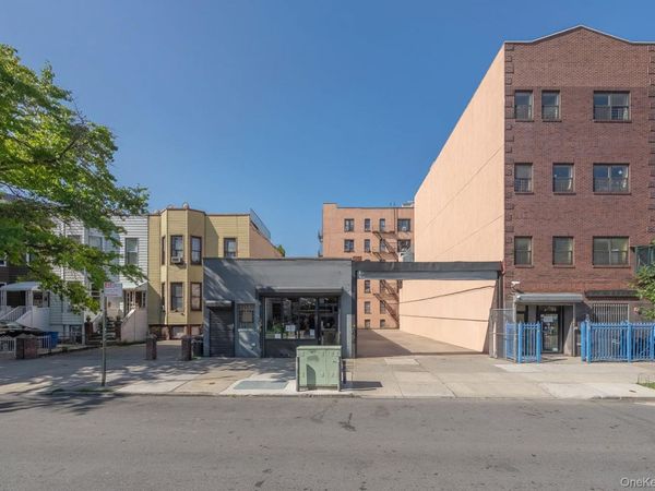 3210 31st Avenue , Astoria, NY 11106