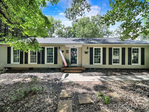 924 Glenshannon Road, Matthews, NC 28105
