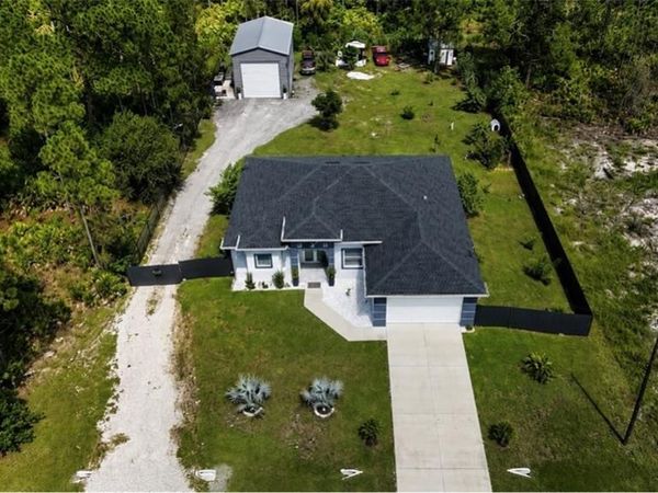 918 Dixie AVE , LEHIGH ACRES, FL 33972
