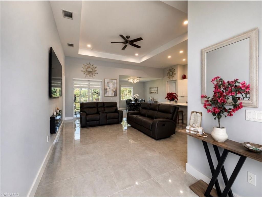 918 Dixie Ave , Lehigh Acres, FL 33972 Photo
