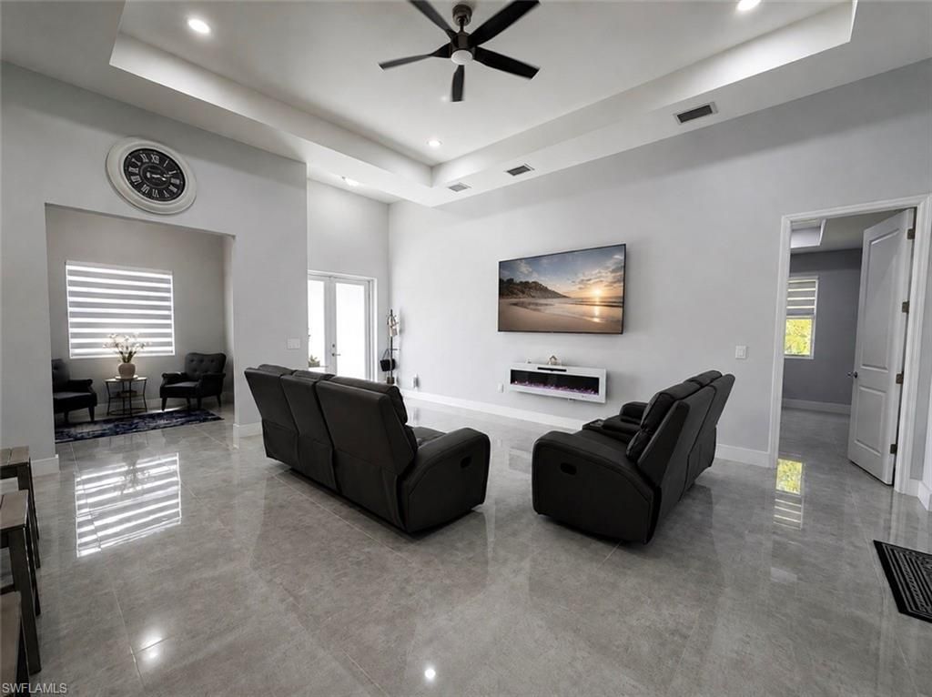 918 Dixie Ave , Lehigh Acres, FL 33972 Photo