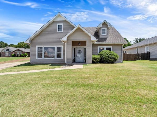 2510 Greenbriar Drive, Jonesboro, AR 72401