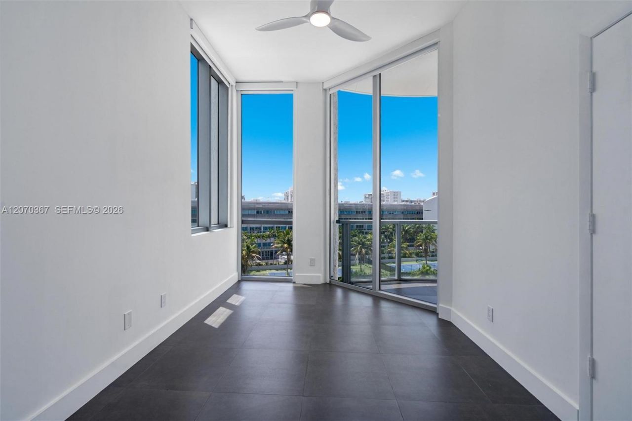 3029 NE 188th St , Unit 818, Aventura, FL 33180 Photo