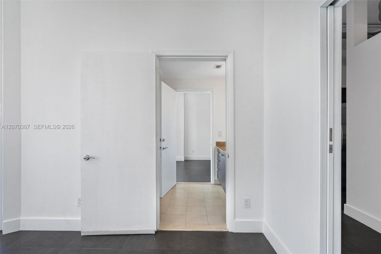 3029 NE 188th St , Unit 818, Aventura, FL 33180 Photo