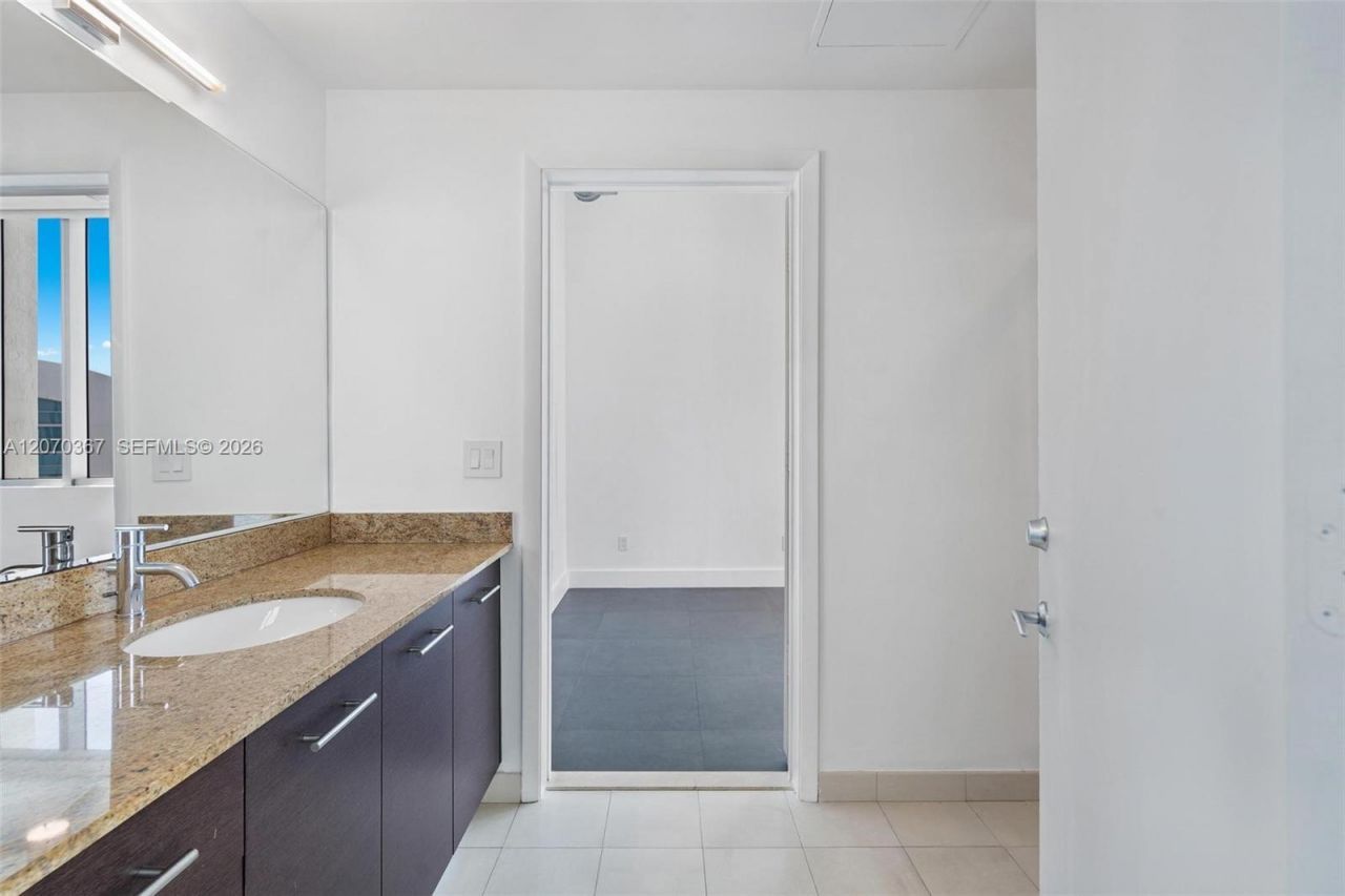 3029 NE 188th St , Unit 818, Aventura, FL 33180 Photo