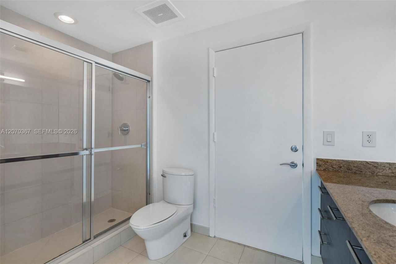 3029 NE 188th St , Unit 818, Aventura, FL 33180 Photo