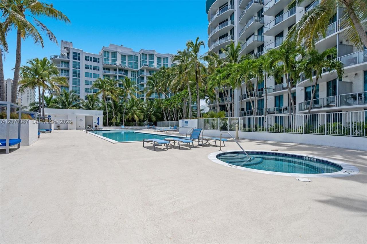 3029 NE 188th St , Unit 818, Aventura, FL 33180 Photo