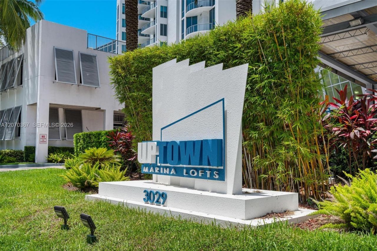 3029 NE 188th St , Unit 818, Aventura, FL 33180 Photo