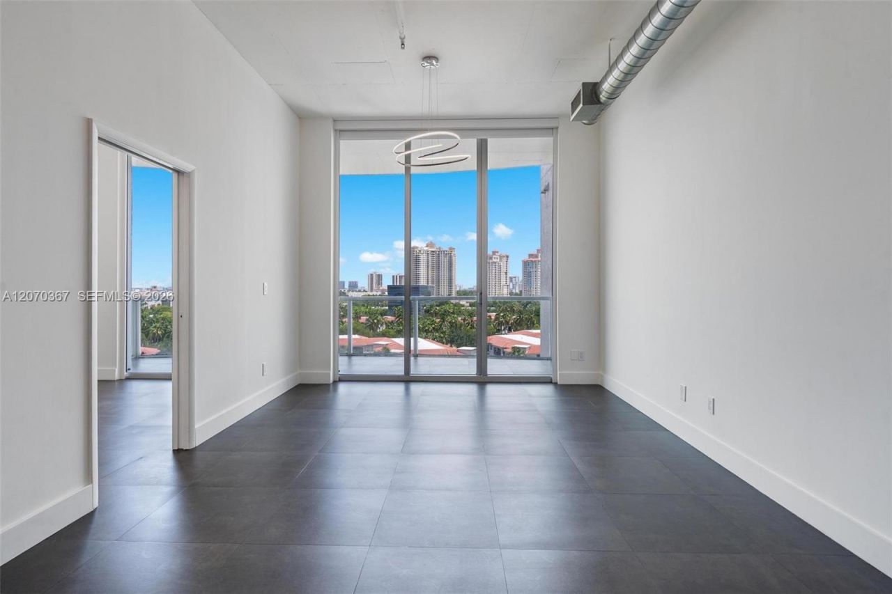 3029 NE 188th St , Unit 818, Aventura, FL 33180 Photo