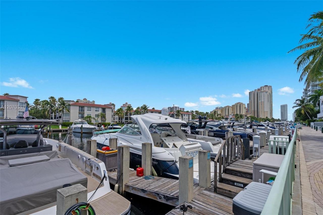 3029 NE 188th St , Unit 818, Aventura, FL 33180 Photo