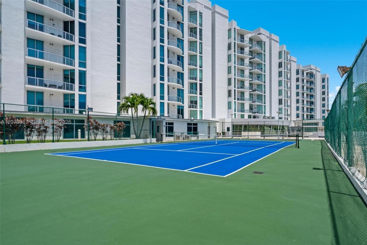 3029 NE 188th St , Unit 818, Aventura, FL 33180 Photo