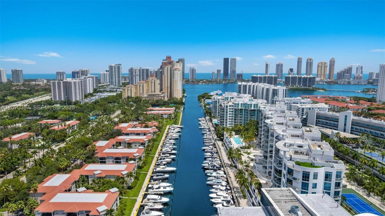 3029 NE 188th St , Unit 818, Aventura, FL 33180 Photo