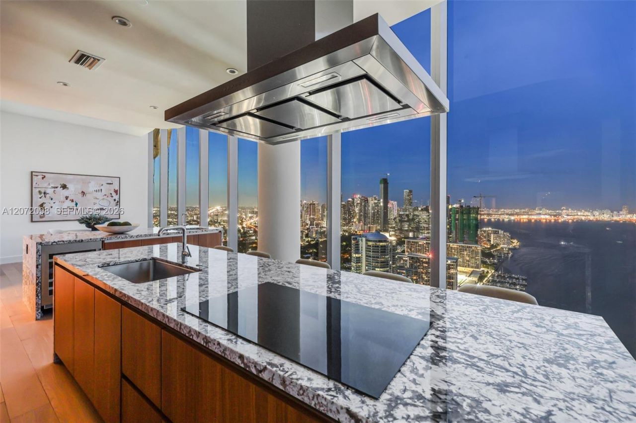 175 SE 25 Road, Unit PH4301, Miami, FL 33129 Photo