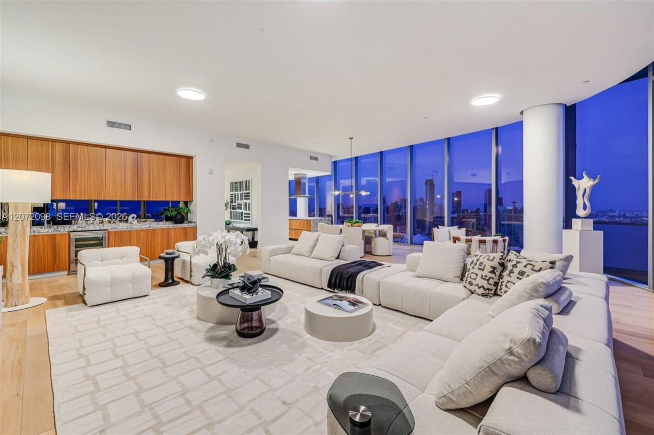 175 SE 25 Road, Unit PH4301, Miami, FL 33129 Photo