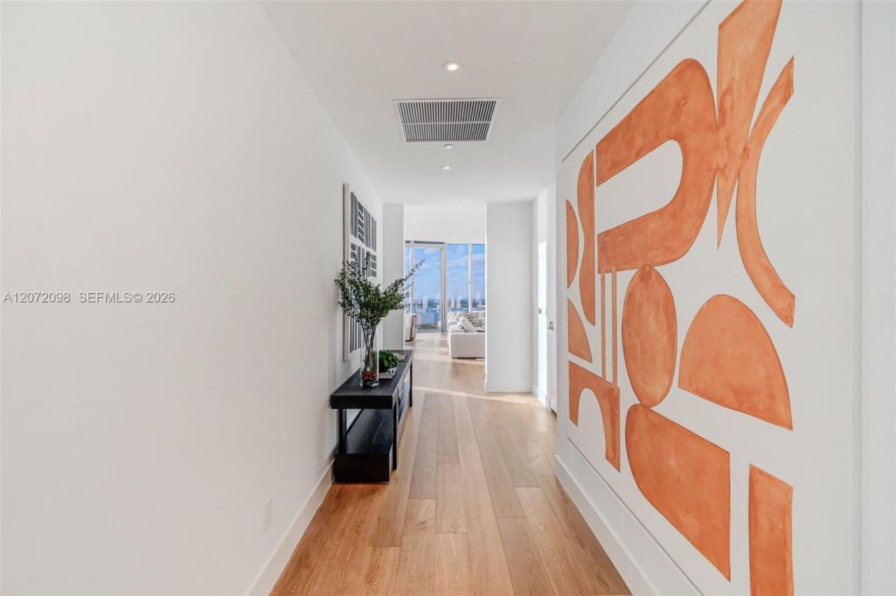 175 SE 25 Road, Unit PH4301, Miami, FL 33129 Photo