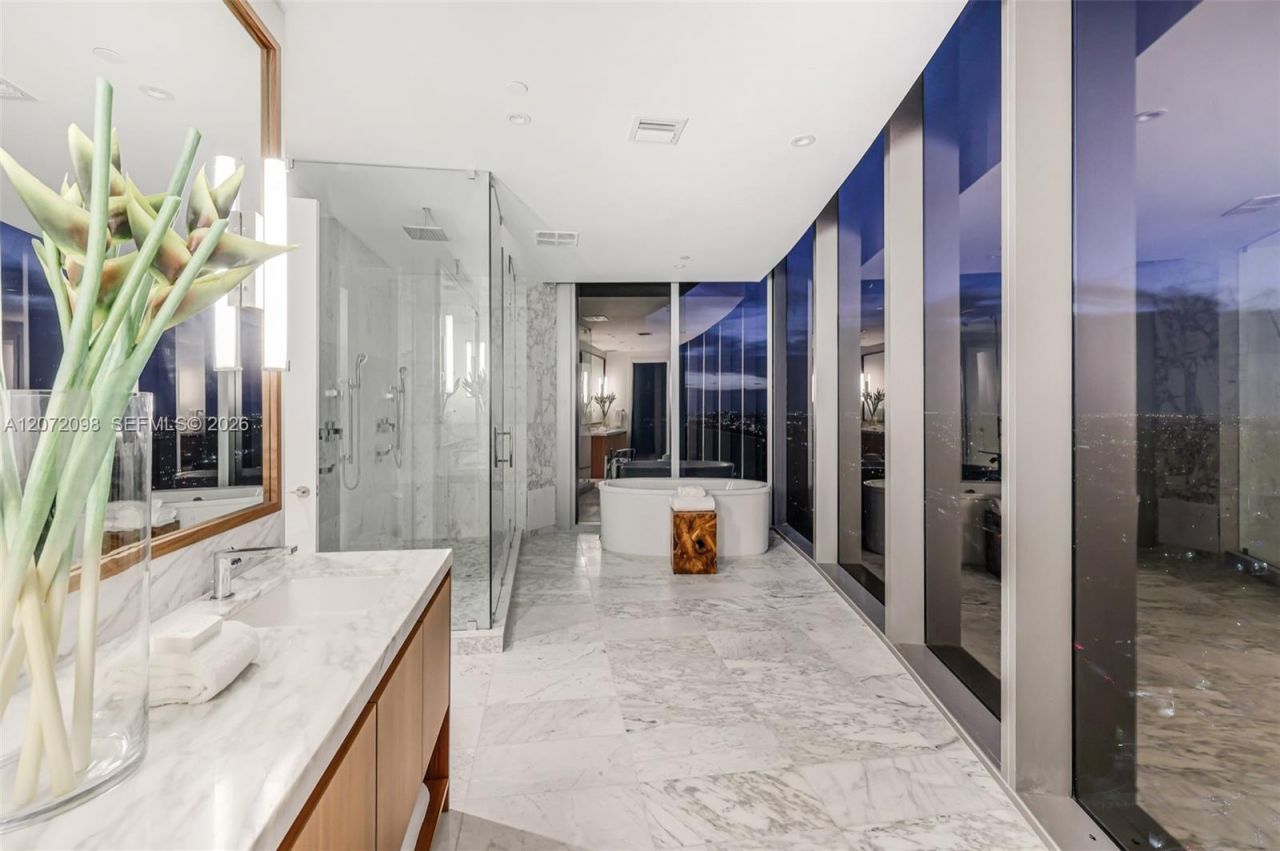 175 SE 25 Road, Unit PH4301, Miami, FL 33129 Photo