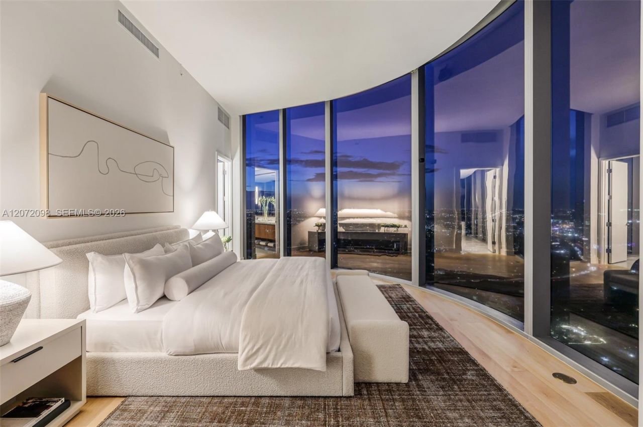 175 SE 25 Road, Unit PH4301, Miami, FL 33129 Photo