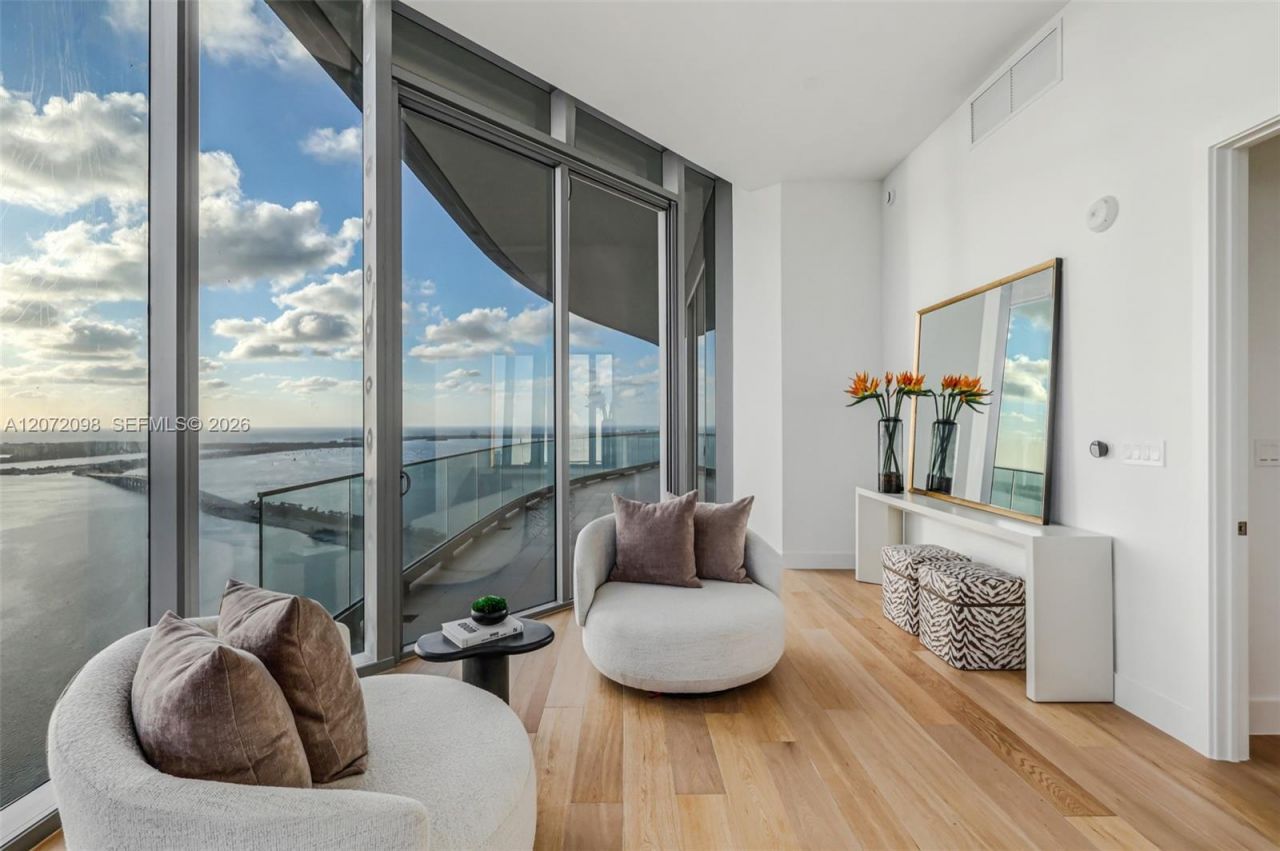 175 SE 25 Road, Unit PH4301, Miami, FL 33129 Photo