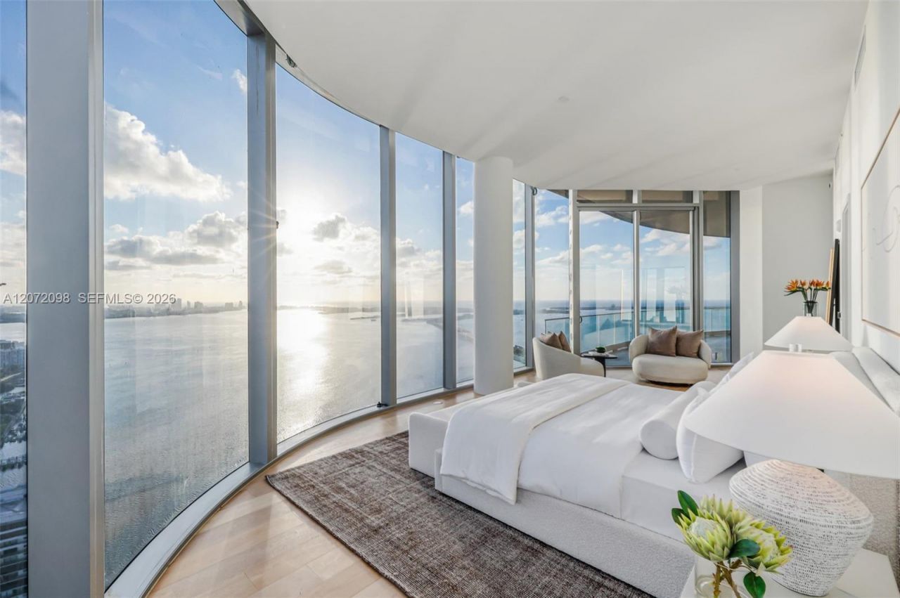175 SE 25 Road, Unit PH4301, Miami, FL 33129 Photo