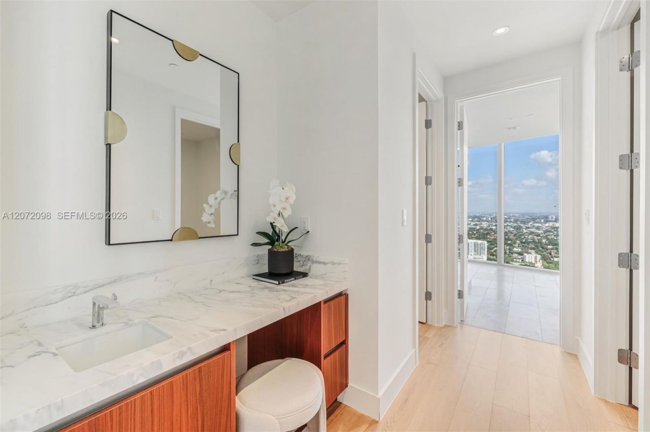 175 SE 25 Road, Unit PH4301, Miami, FL 33129 Photo