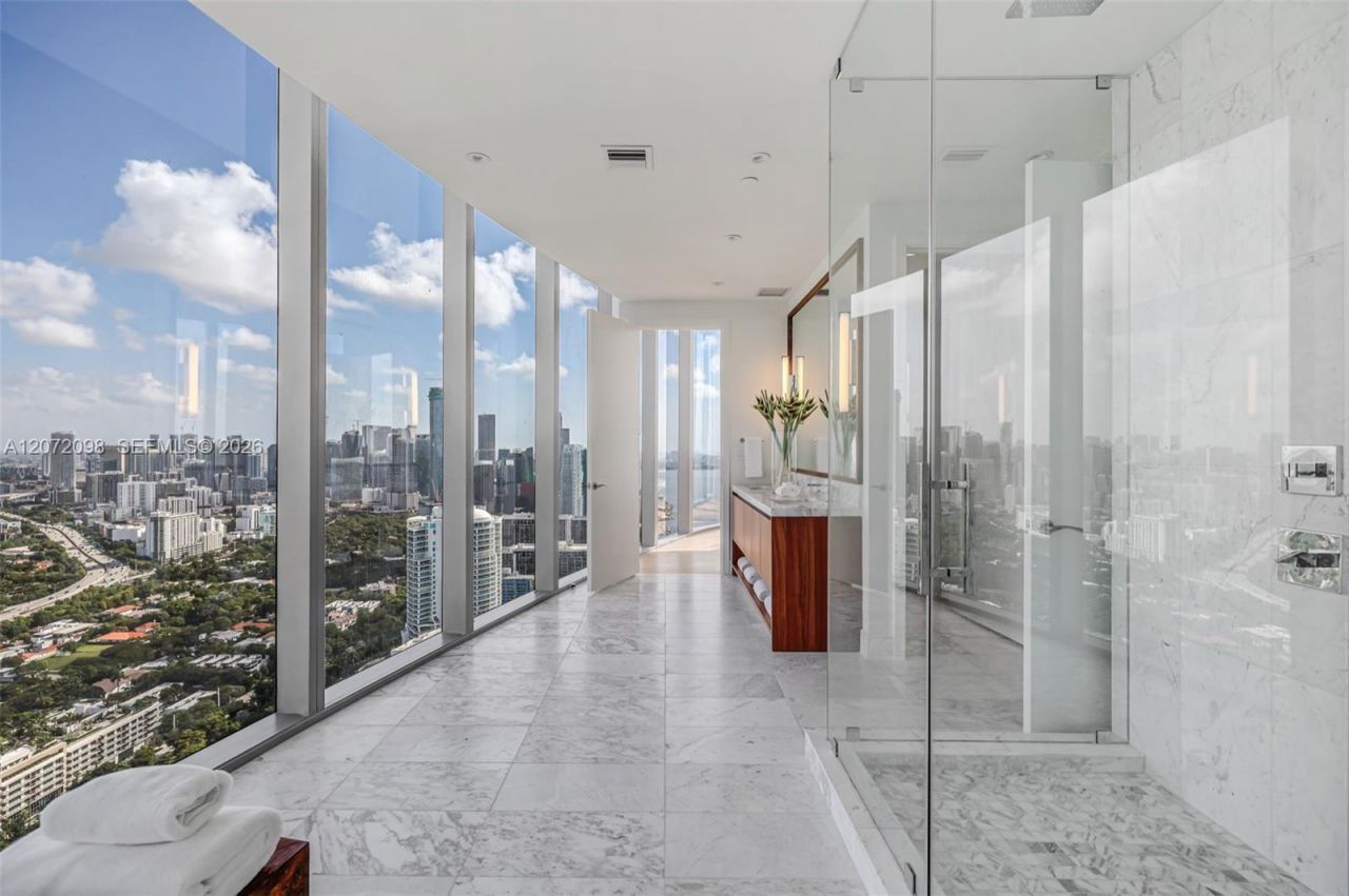 175 SE 25 Road, Unit PH4301, Miami, FL 33129 Photo