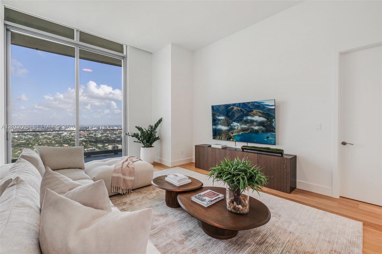 175 SE 25 Road, Unit PH4301, Miami, FL 33129 Photo