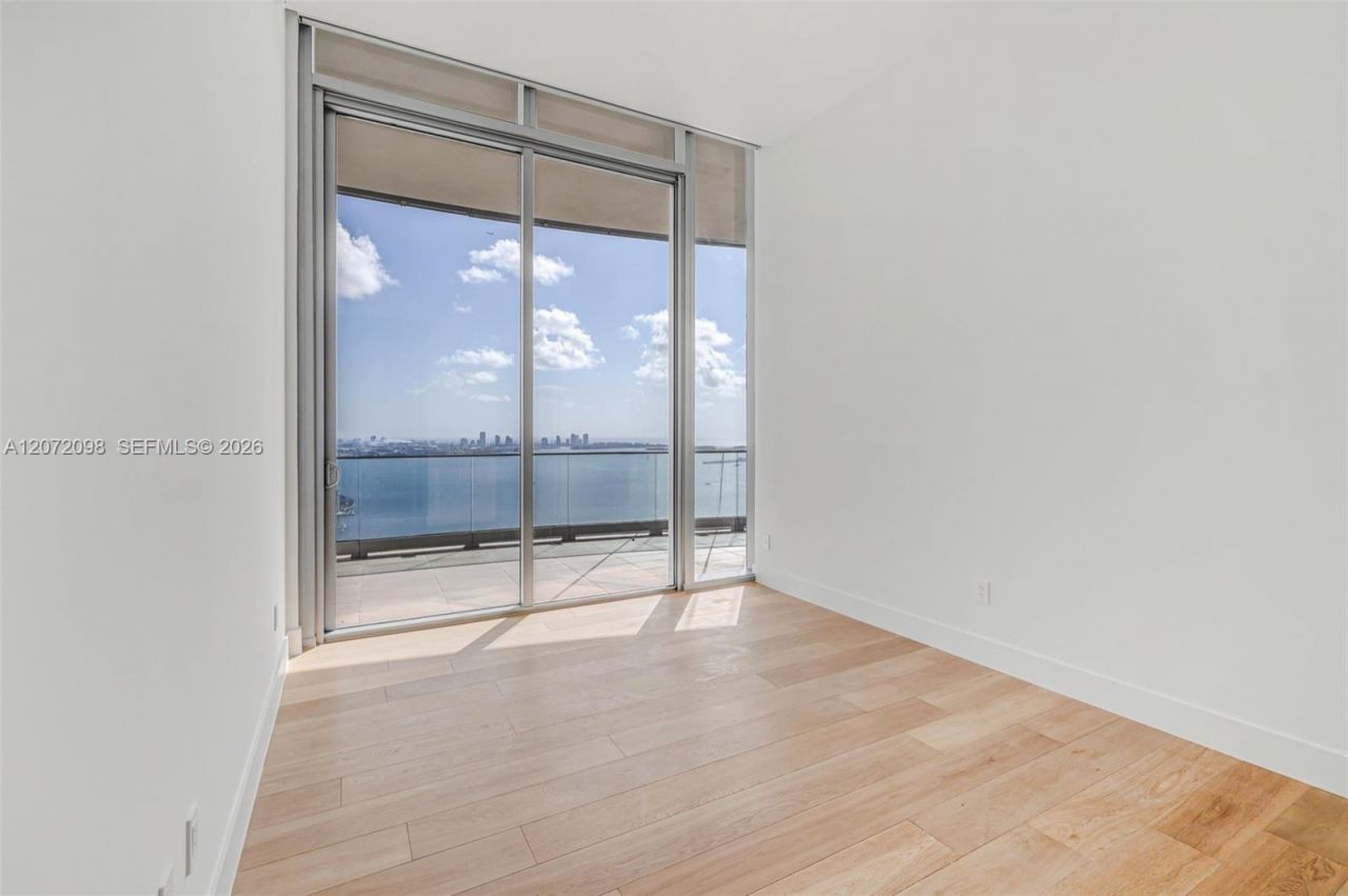 175 SE 25 Road, Unit PH4301, Miami, FL 33129 Photo