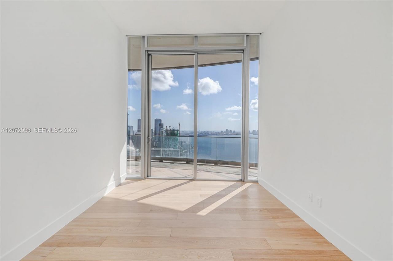 175 SE 25 Road, Unit PH4301, Miami, FL 33129 Photo