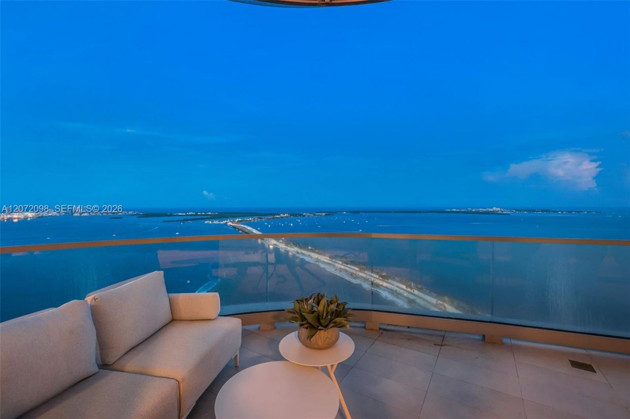 175 SE 25 Road, Unit PH4301, Miami, FL 33129 Photo