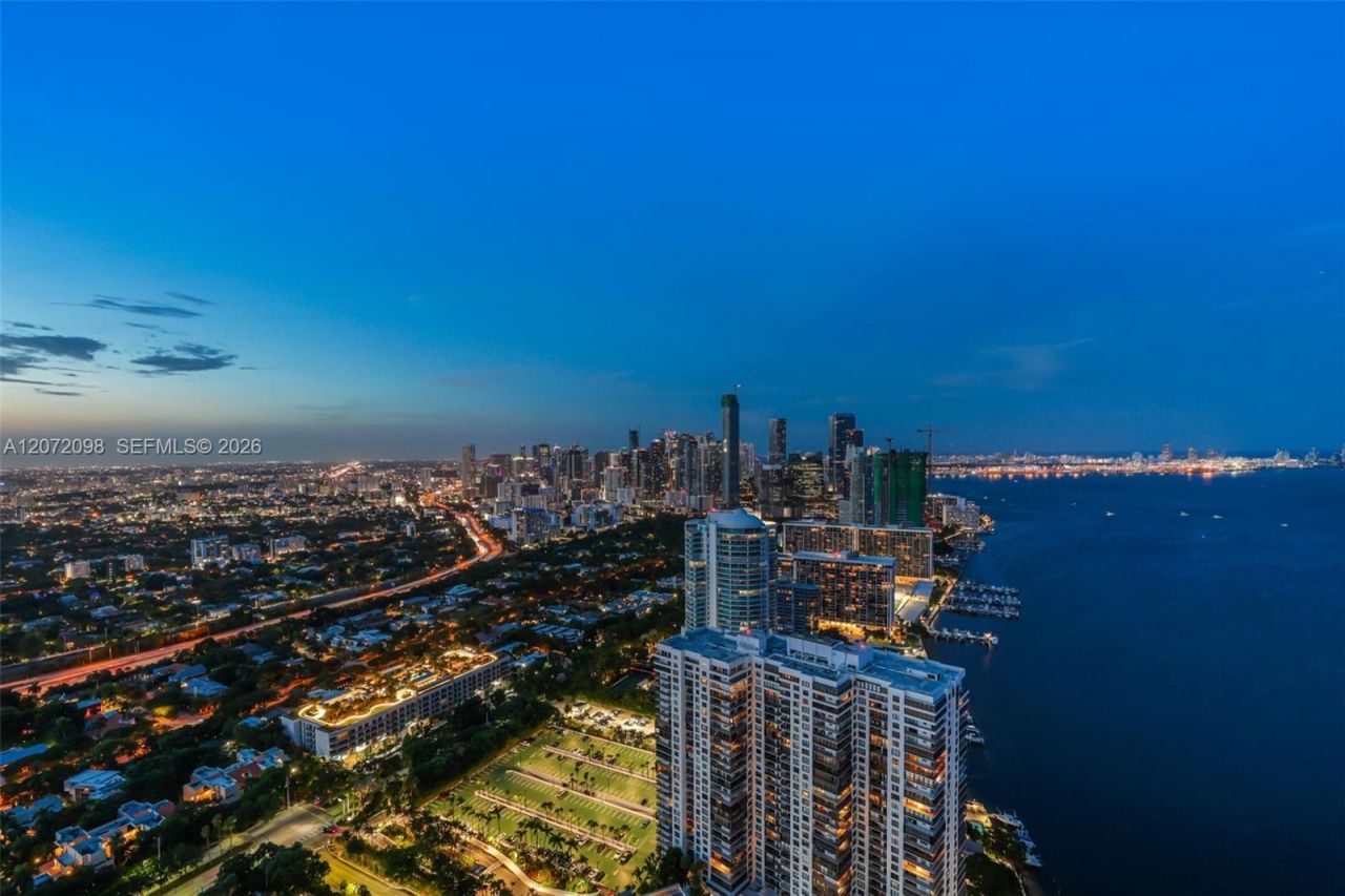 175 SE 25 Road, Unit PH4301, Miami, FL 33129 Photo