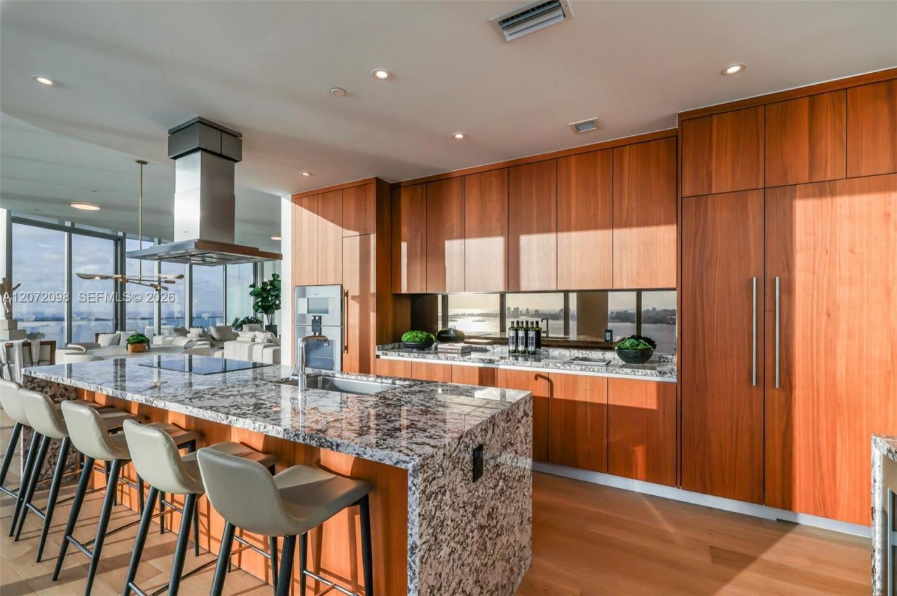 175 SE 25 Road, Unit PH4301, Miami, FL 33129 Photo