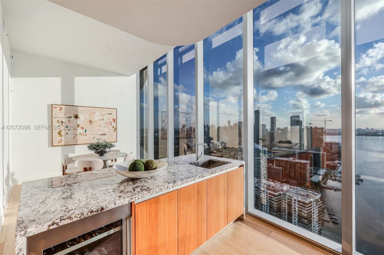 175 SE 25 Road, Unit PH4301, Miami, FL 33129 Photo