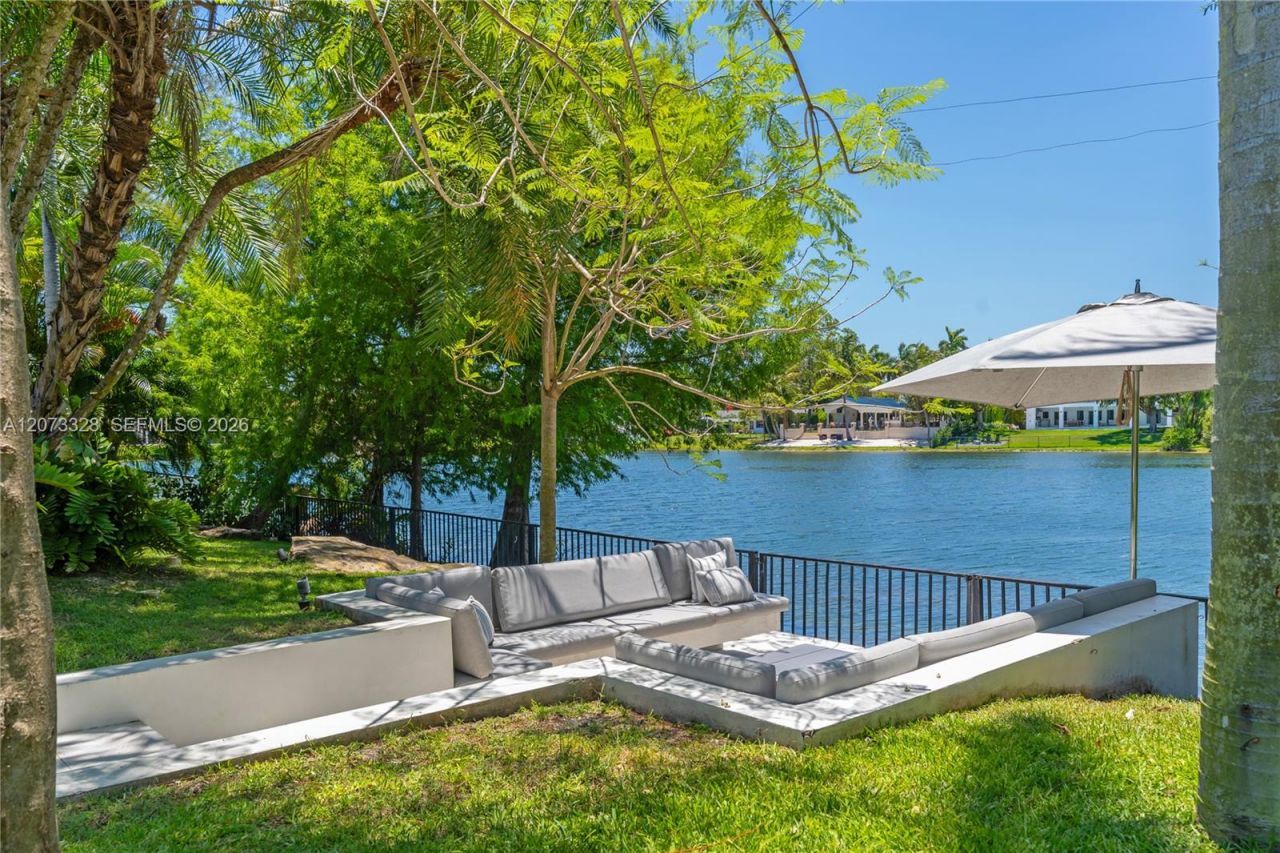 13400 SW 70th Ave, Pinecrest, FL 33156 Photo