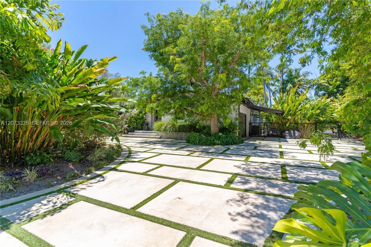 13400 SW 70th Ave, Pinecrest, FL 33156 Photo