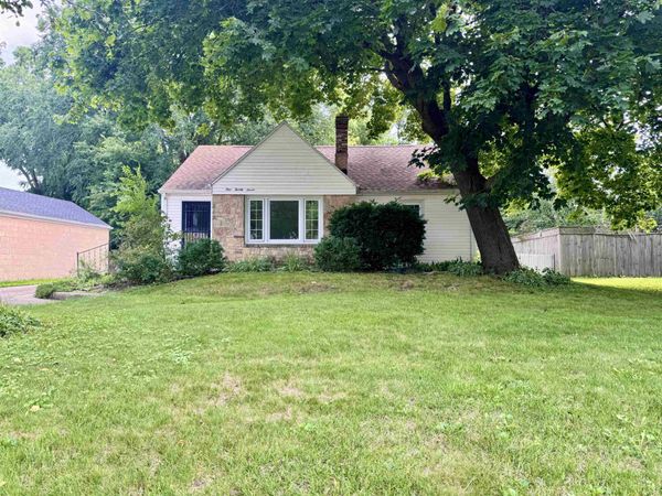 127 S Harmony Drive, Janesville, WI 53545