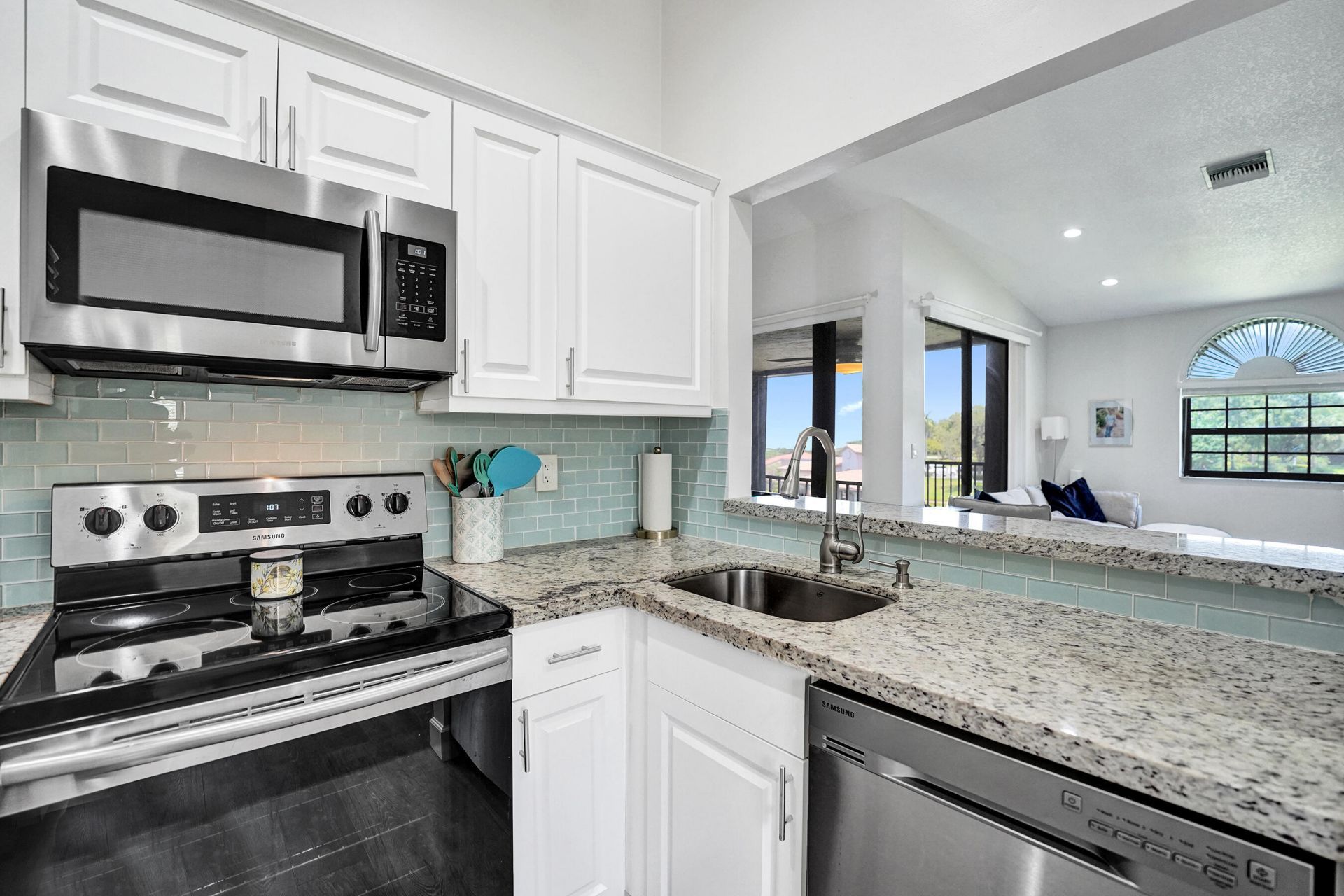 10631 NW 14th Street, Unit 212, Plantation, FL 33322 Photo
