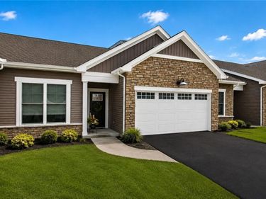 127 Cedarway Circle, Unit 402, Webster, NY 14580