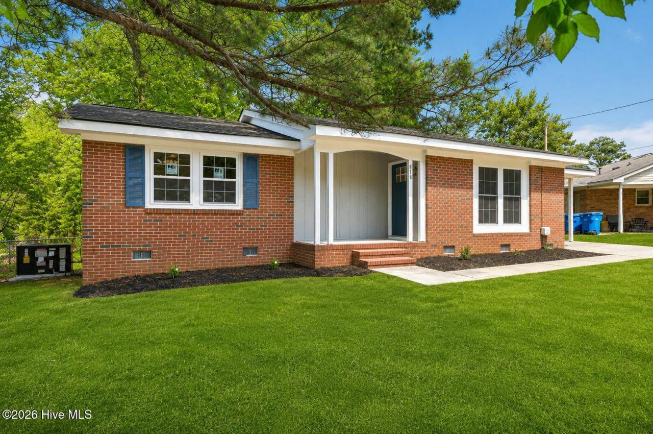 818 Rock Spring Road, Fayetteville, NC 28314 Main Photo