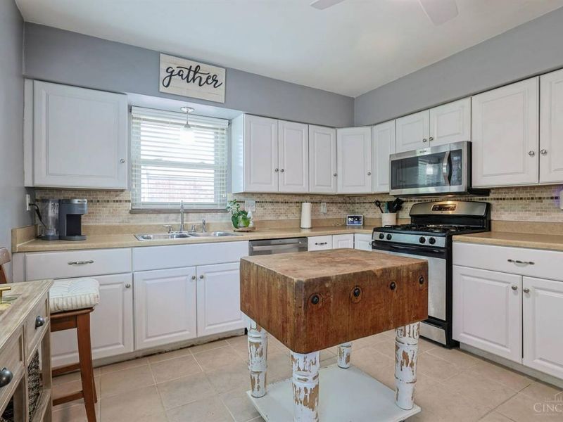 3853 Biehl Avenue, Green Township, OH 45248 Photo 9