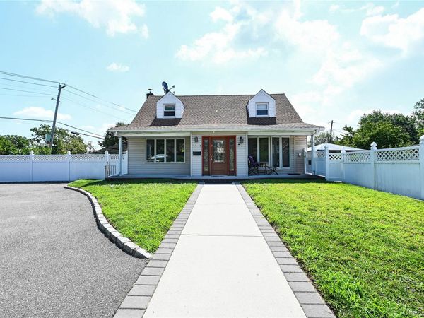 1 Douglas Drive , East Meadow, NY 11554