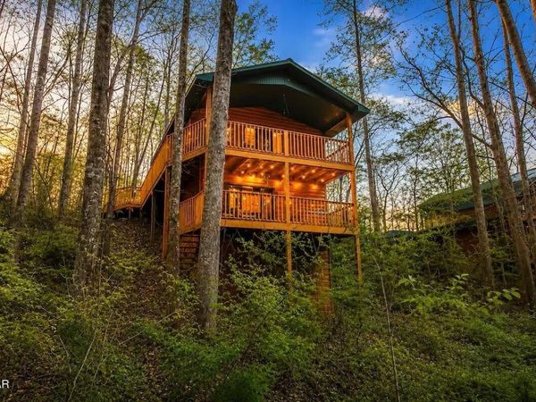 2036 Ridge Road, Unit STE 6, Pigeon Forge, TN 37863