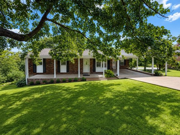 1015 Kelly Blvd , Westmoreland, TN 37186