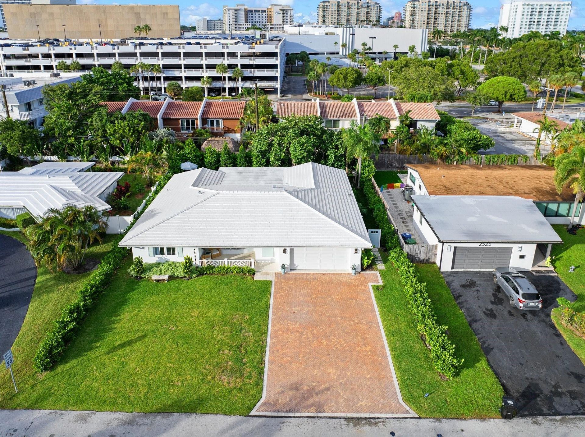 2519 NE 8th Street, Fort Lauderdale, FL 33304 Photo