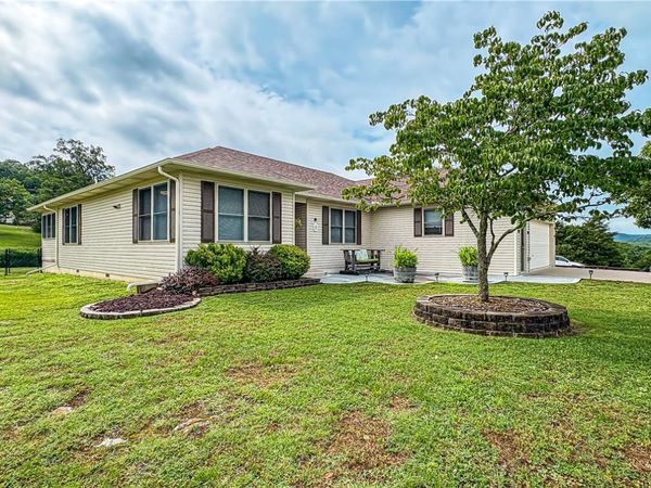 3 Horseshoe Drive , Holiday Island, AR 72631