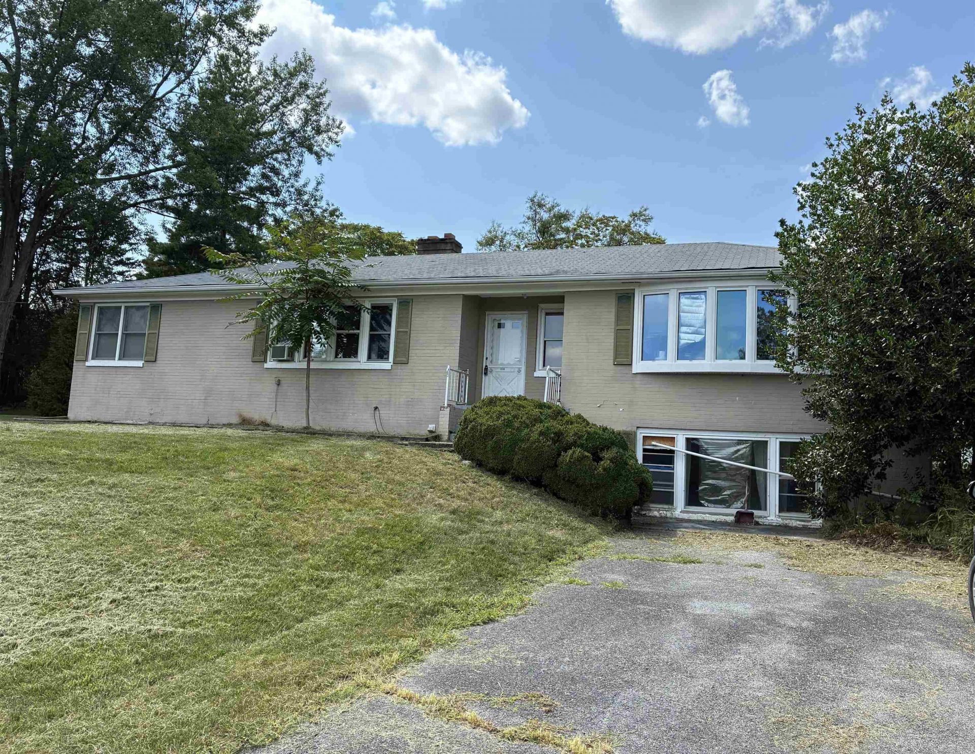 3239 WINDY HEIGHTS LN primary photo